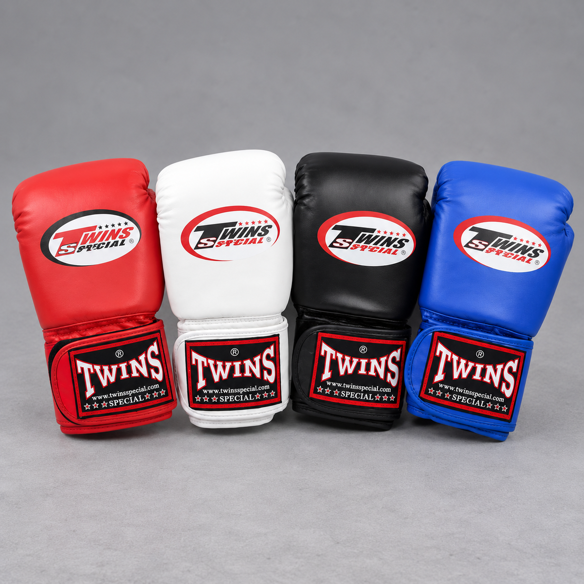 Boxing and kickboxing gloves